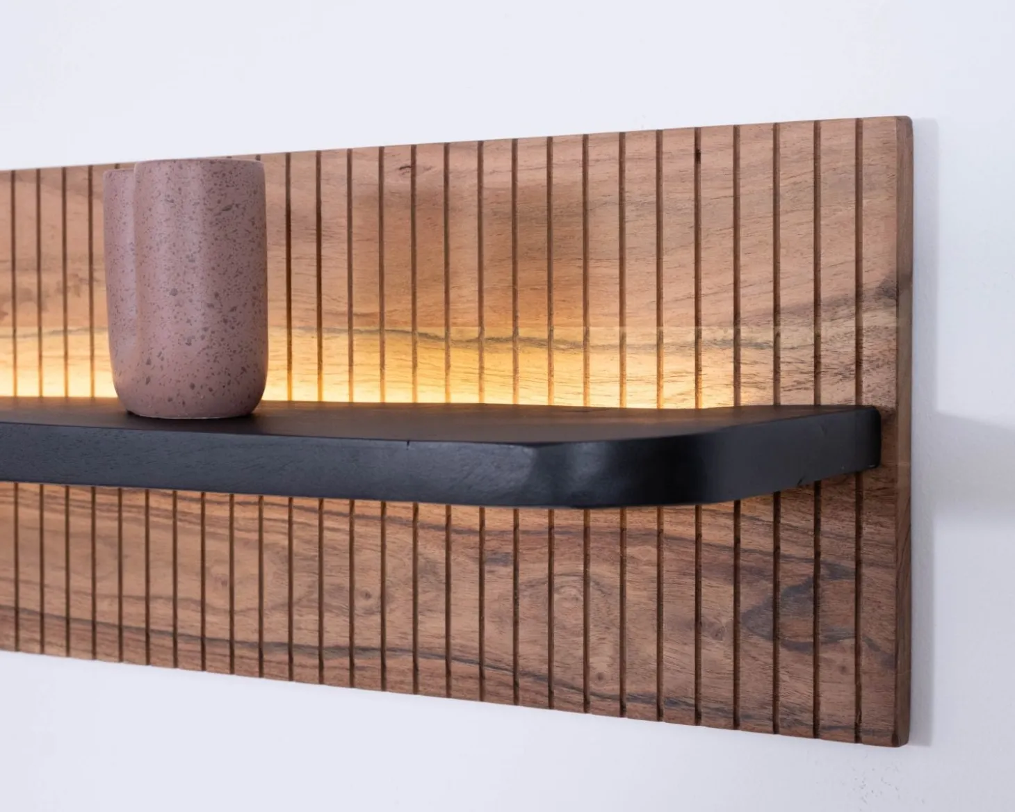 Etagère murale en acacia avec éclairage LED "Bopee"