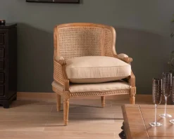 Fauteuil cannage et bois sculpté esprit vintage chic 