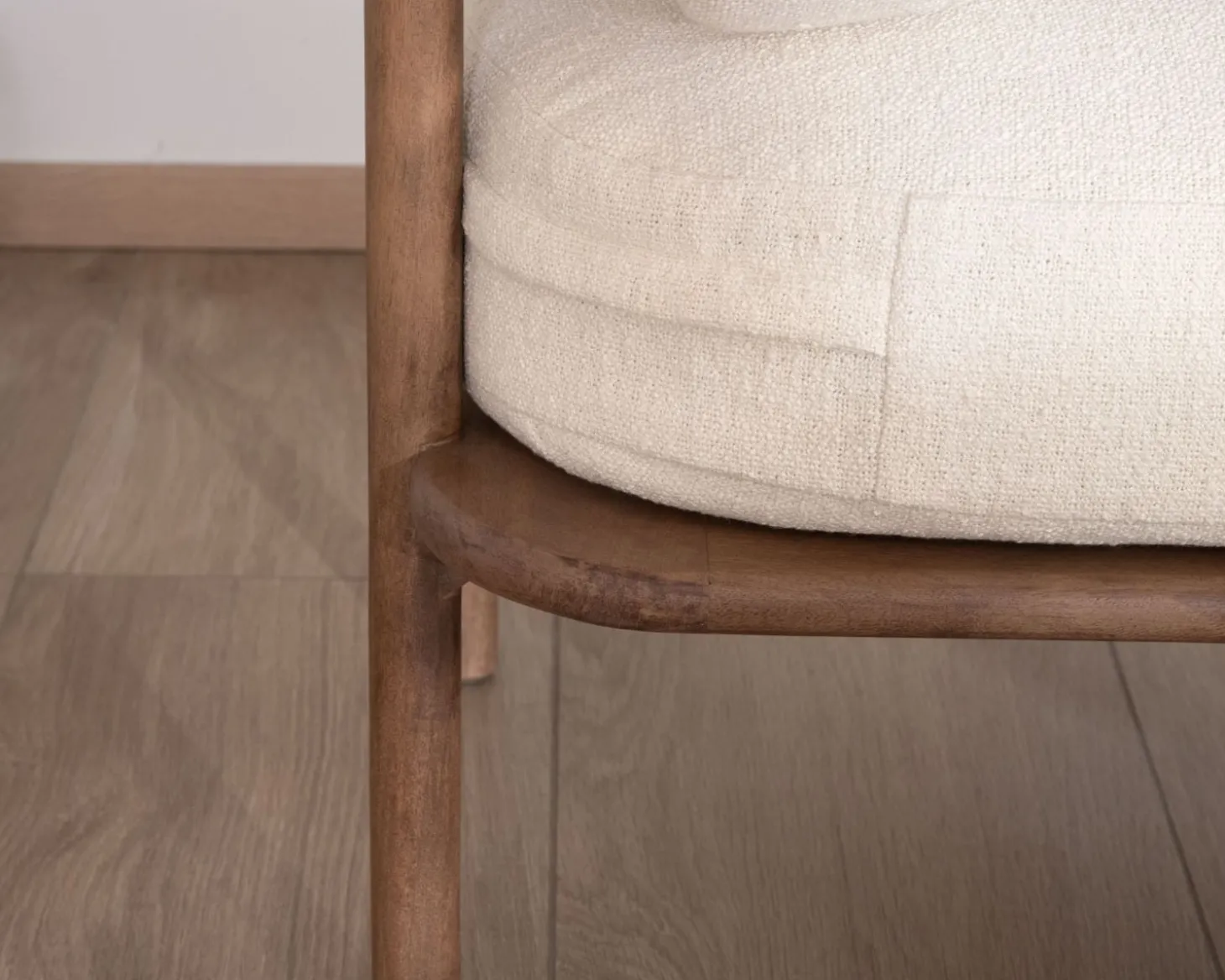 Fauteuil d'appoint style rétro "Pio" tissu bouclette écru