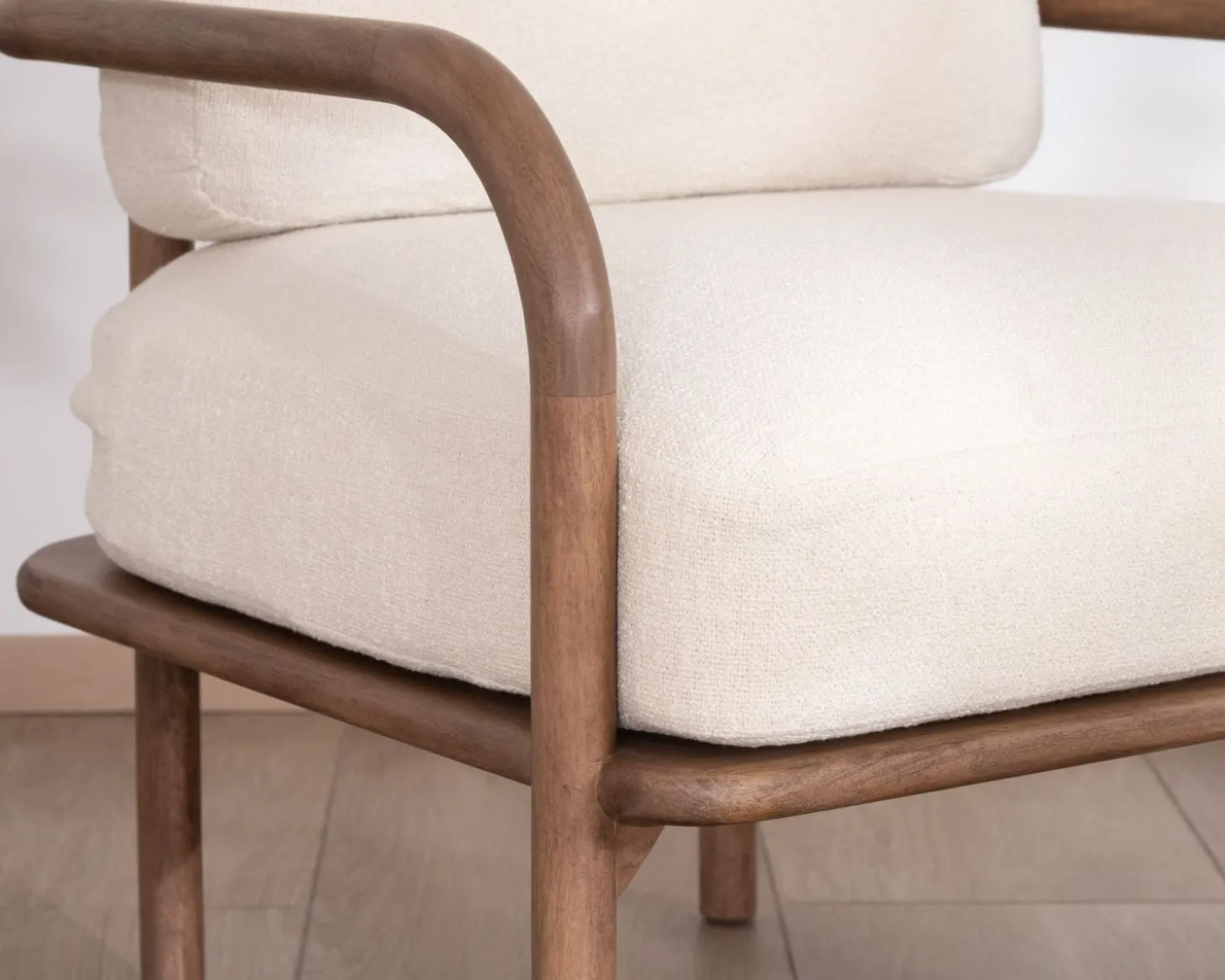 Fauteuil d'appoint style rétro "Pio" tissu bouclette écru