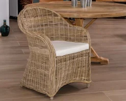Fauteuil de jardin en rotin kubu grisé, assise en tissu 