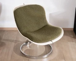 Fauteuil design pop coque en plexiglass et tissu bouclette vert kaki 