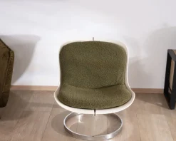 Fauteuil design pop coque en plexiglass et tissu bouclette vert kaki 