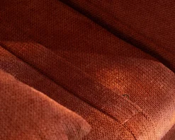 Fauteuil design scandinave en tissu terracotta 