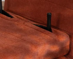 Fauteuil design scandinave en tissu terracotta 