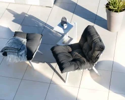 Fauteuil d'extérieur grand confort avec repose-pieds modulaire gris foncé et blanc 