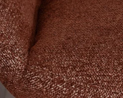 Fauteuil enveloppant et pivotant esprit cocooning et rétro 