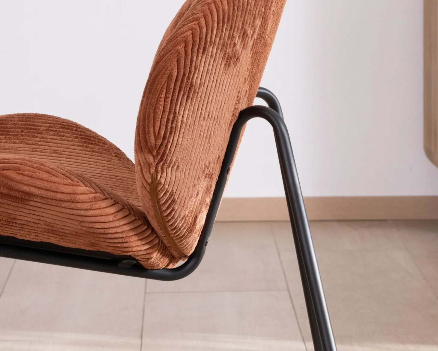 Fauteuil lounge design en velours côtelé rouille "Sonate"