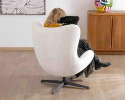 Fauteuil pivotant cocooning en tissu bouclette blanc cassé 