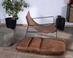 Fauteuil rétro tissu havane et métal noir 