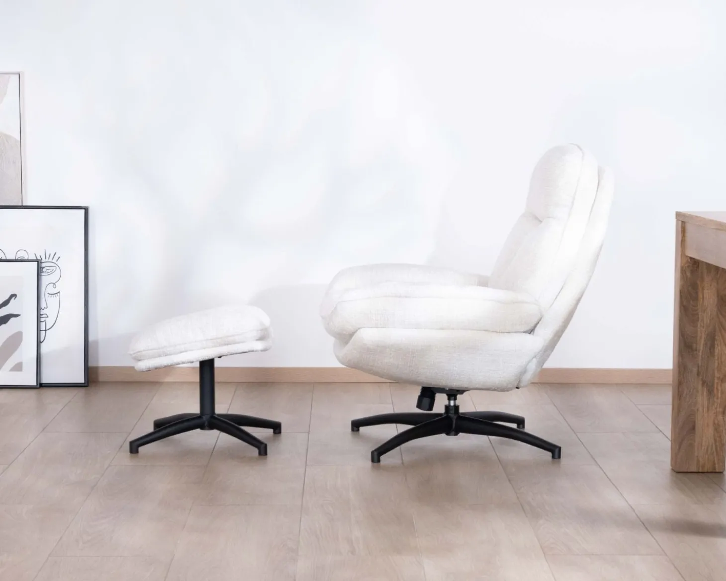 Fauteuil vintage avec pouf en tissu blanc ultra doux "Branson"