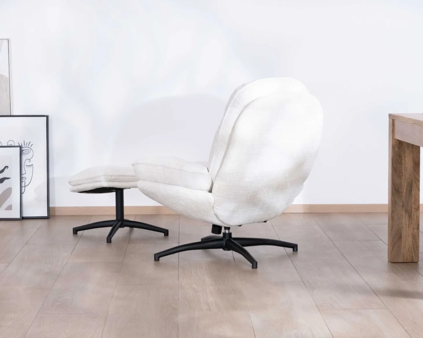 Fauteuil vintage avec pouf en tissu blanc ultra doux "Branson"