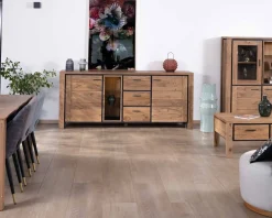 Grand buffet 215 cm acacia massif avec relief noirs, tiroirs et niche avec étagères vitrées 
