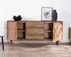 Grand buffet contemporain en manguier avec portes et tiroirs poignées encastrées "Cabure"
