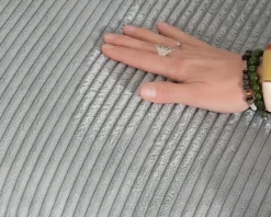 Grand canapé moelleux avec pouf modulaire 