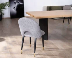 Grande table de repas 260 cm acacia pieds métal noir plissés 