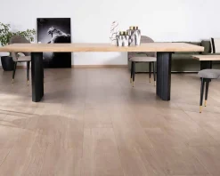 Grande table de repas 260 cm acacia pieds métal noir plissés 