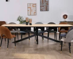 Grande table de repas 300cm manguier massif finition sablée bords biseautés noirs et pieds étoile 