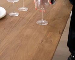 Grande table de repas en teck recyclé et pieds mikado 