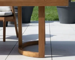 Grande table de repas extérieure 240 cm en teck "Orchaise" finition naturelle