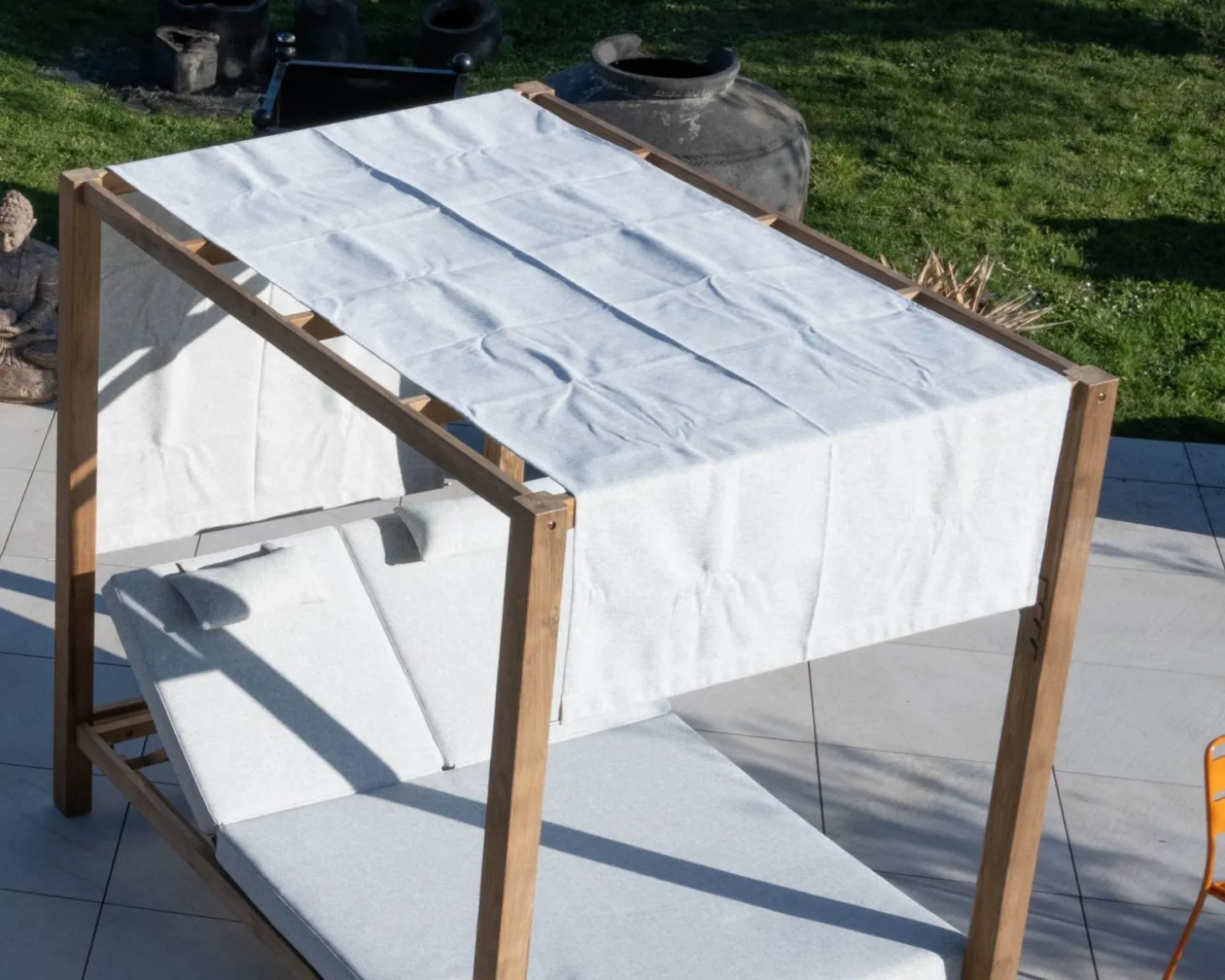 Lit de jardin en teck et tissu spécial extérieur gris clair "Eclipse"