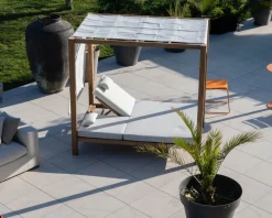 Lit de jardin en teck et tissu spécial extérieur gris clair