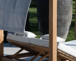 Lit de jardin en teck et tissu spécial extérieur gris clair