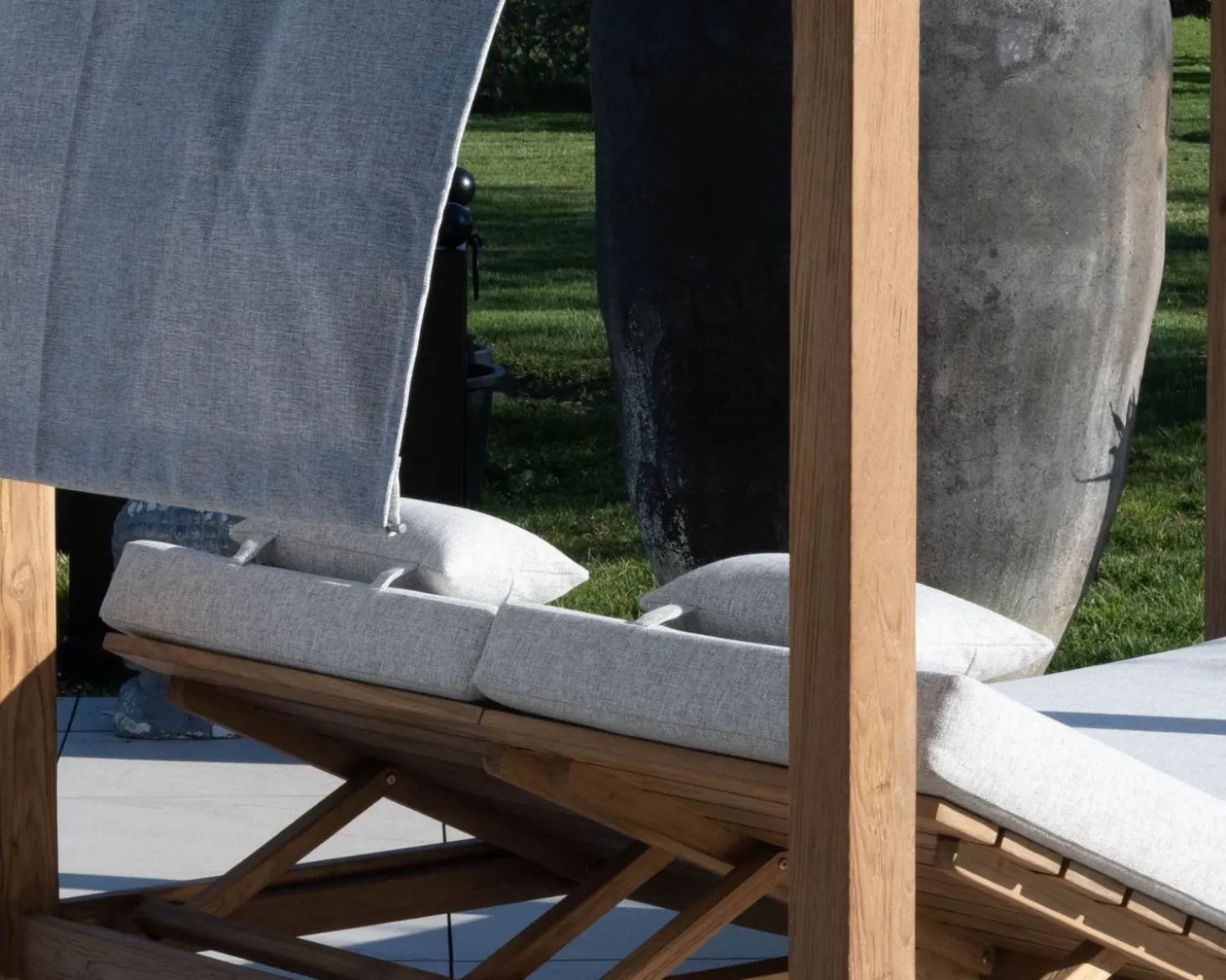 Lit de jardin en teck et tissu spécial extérieur gris clair "Eclipse"