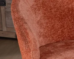 Lot de 2 chaises contemporaines et enveloppantes en tissu bouclé terracotta "Kandy"