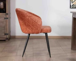 Lot de 2 chaises contemporaines et enveloppantes en tissu bouclé terracotta 
