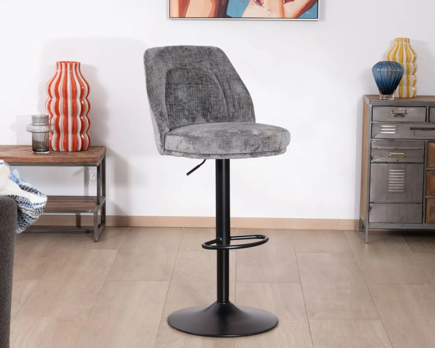 Lot de 2 chaises de bar hauteur réglable en velours gris et pied métal noir "Zoung"