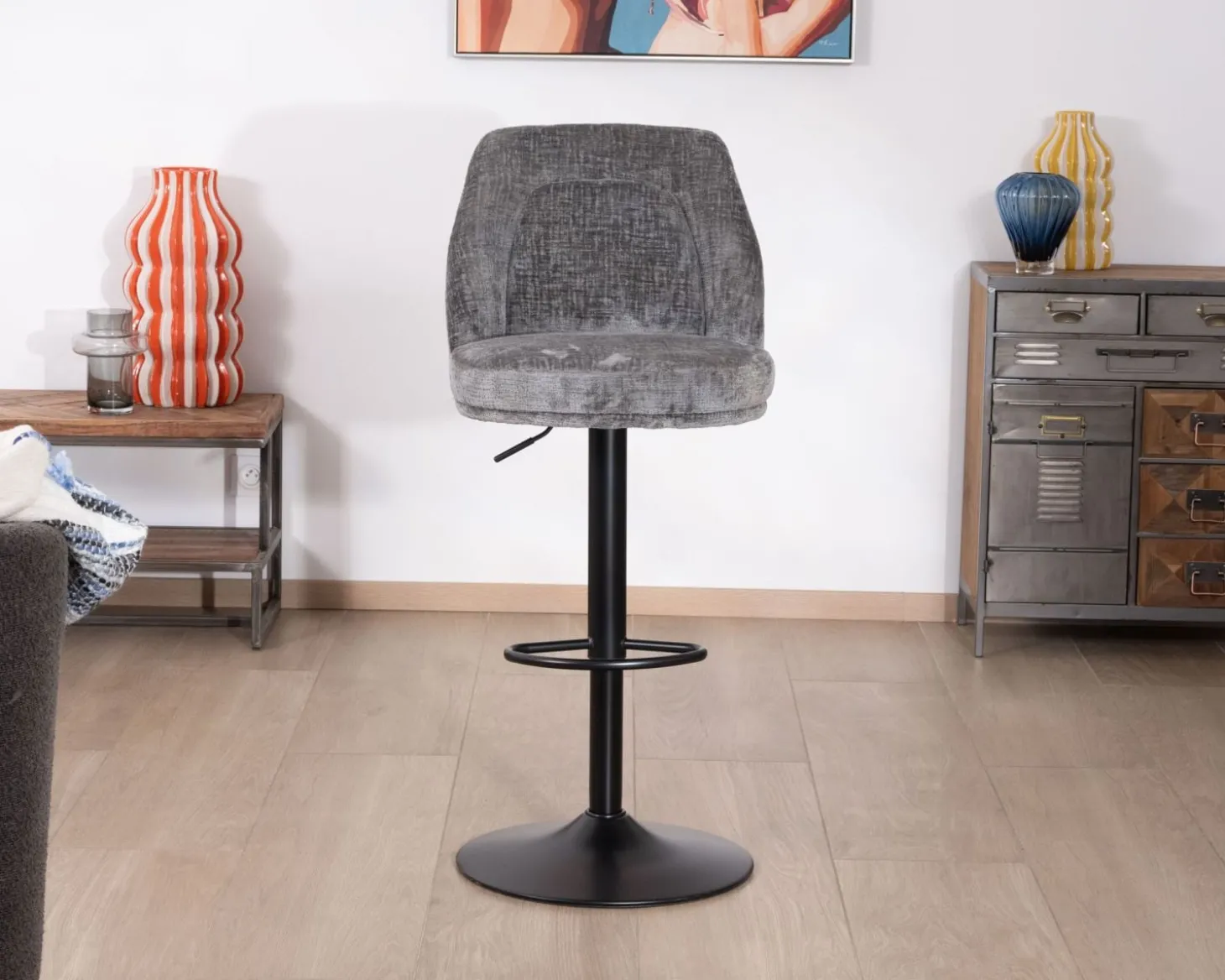 Lot de 2 chaises de bar hauteur réglable en velours gris et pied métal noir "Zoung"