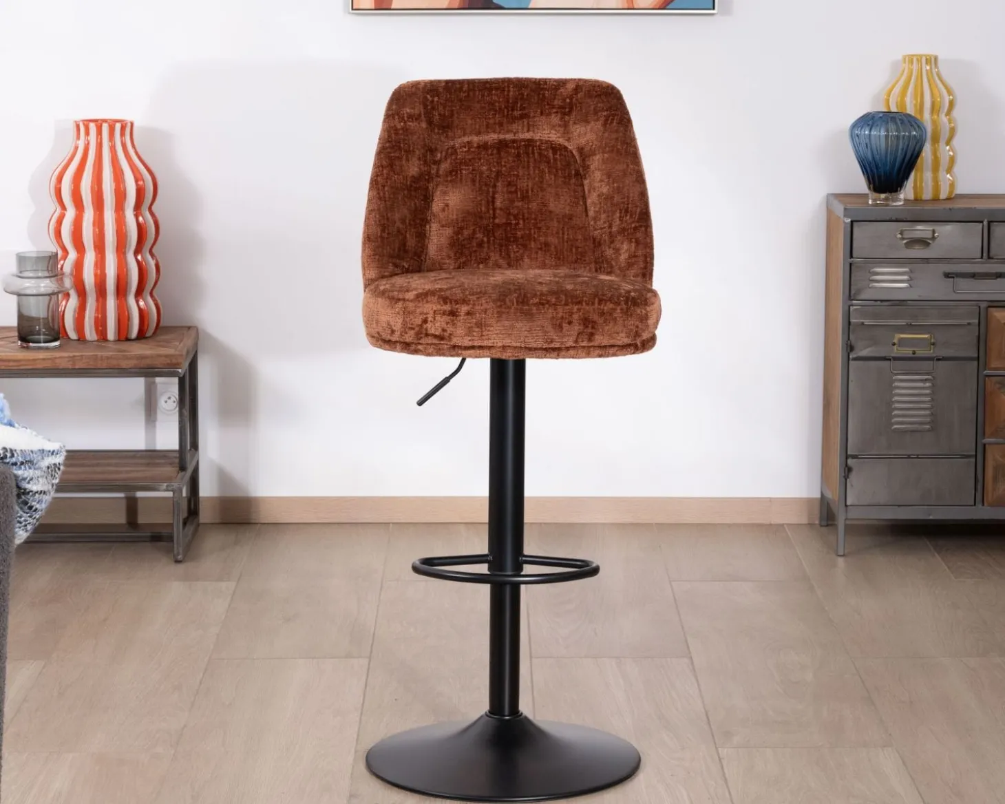 Lot de 2 chaises de bar pivotantes en velours ras terracotta avec dossier haut "Zoung" hauteur réglable