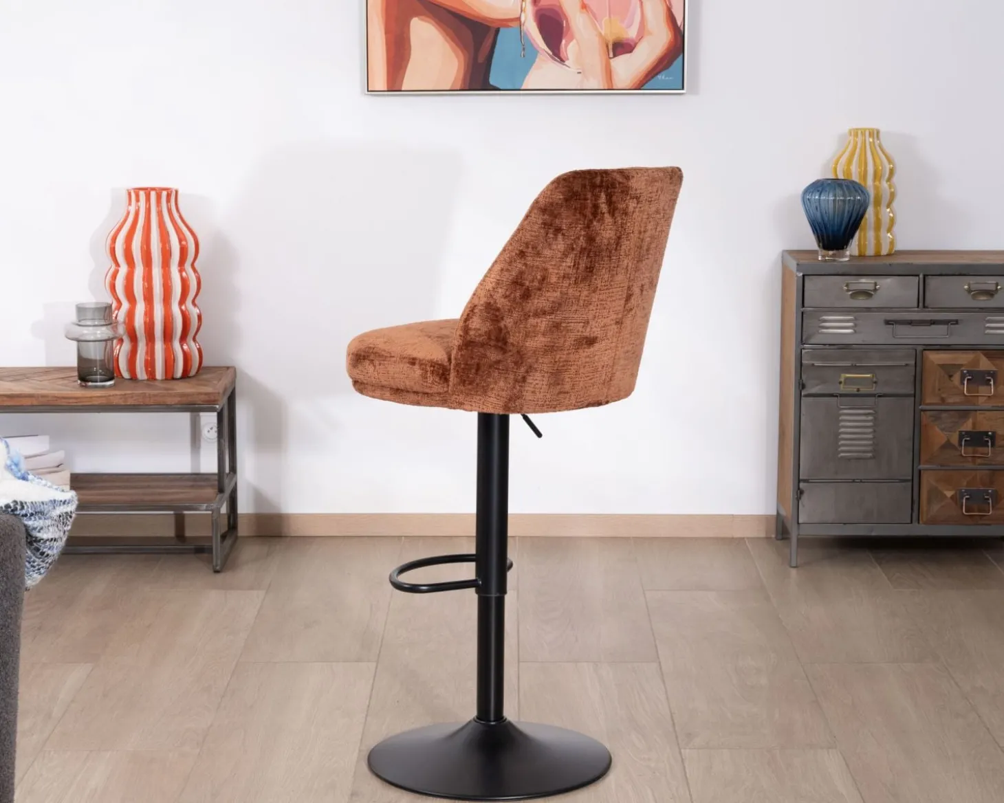 Lot de 2 chaises de bar pivotantes en velours ras terracotta avec dossier haut "Zoung" hauteur réglable