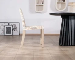 Lot de 2 chaises de repas en teck et cuir blanc tressé 