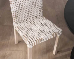 Lot de 2 chaises de repas en teck et cuir blanc tressé 