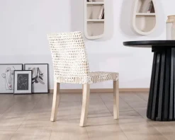 Lot de 2 chaises de repas en teck et cuir blanc tressé 