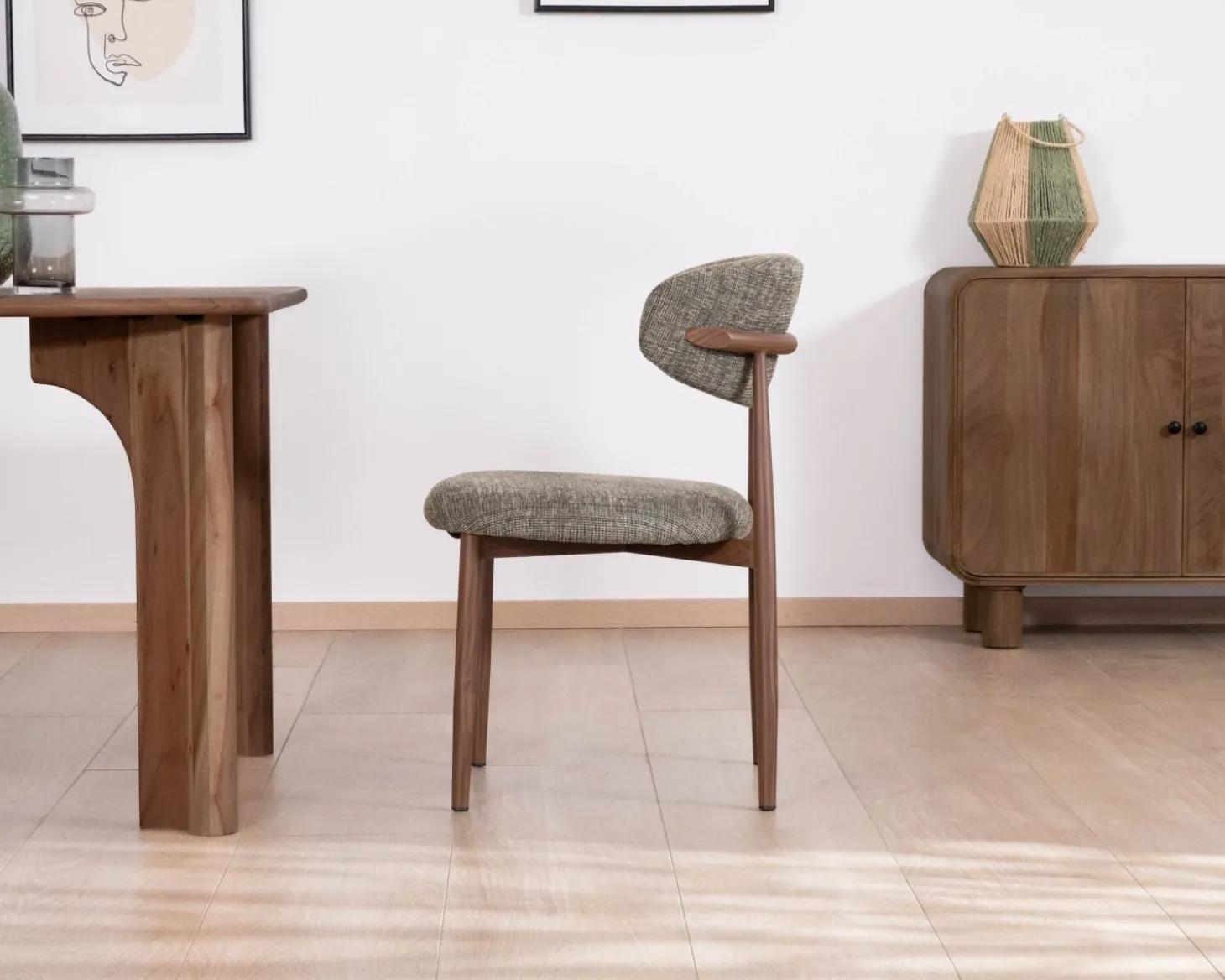 Lot de 2 chaises de repas esprit rétro en tissu tramé kaki "Arpège" pieds aspect noyer