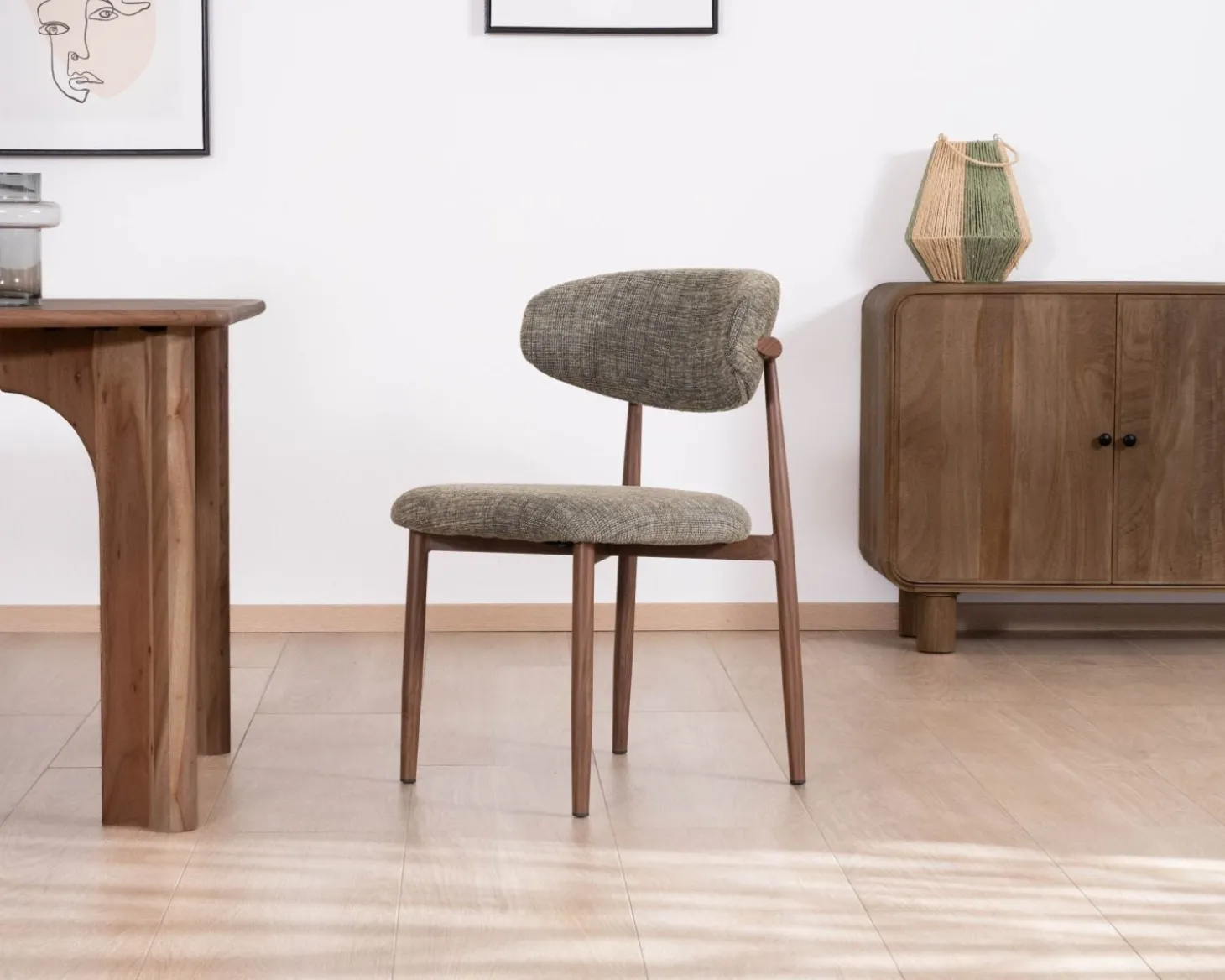 Lot de 2 chaises de repas esprit rétro en tissu tramé kaki "Arpège" pieds aspect noyer