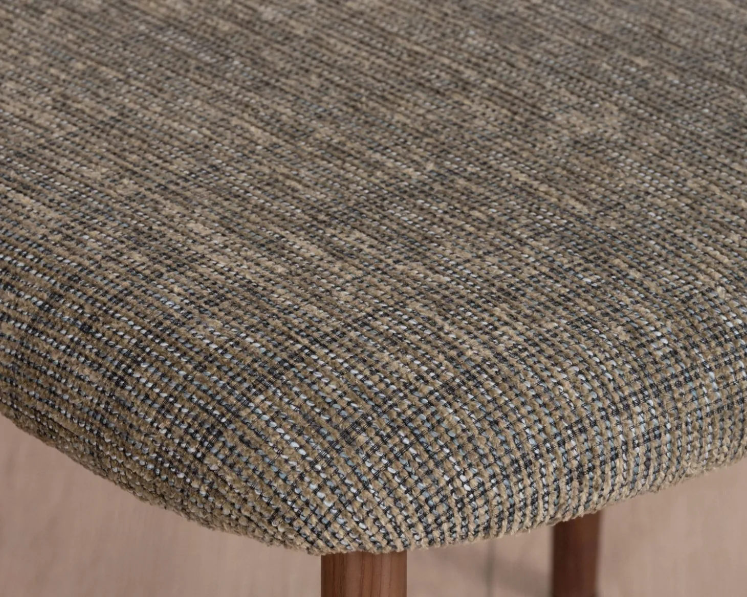 Lot de 2 chaises de repas esprit rétro en tissu tramé kaki "Arpège" pieds aspect noyer