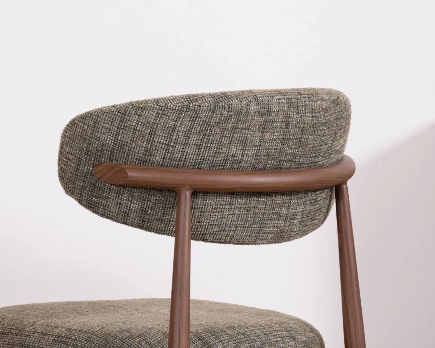 Lot de 2 chaises de repas esprit rétro en tissu tramé kaki "Arpège" pieds aspect noyer