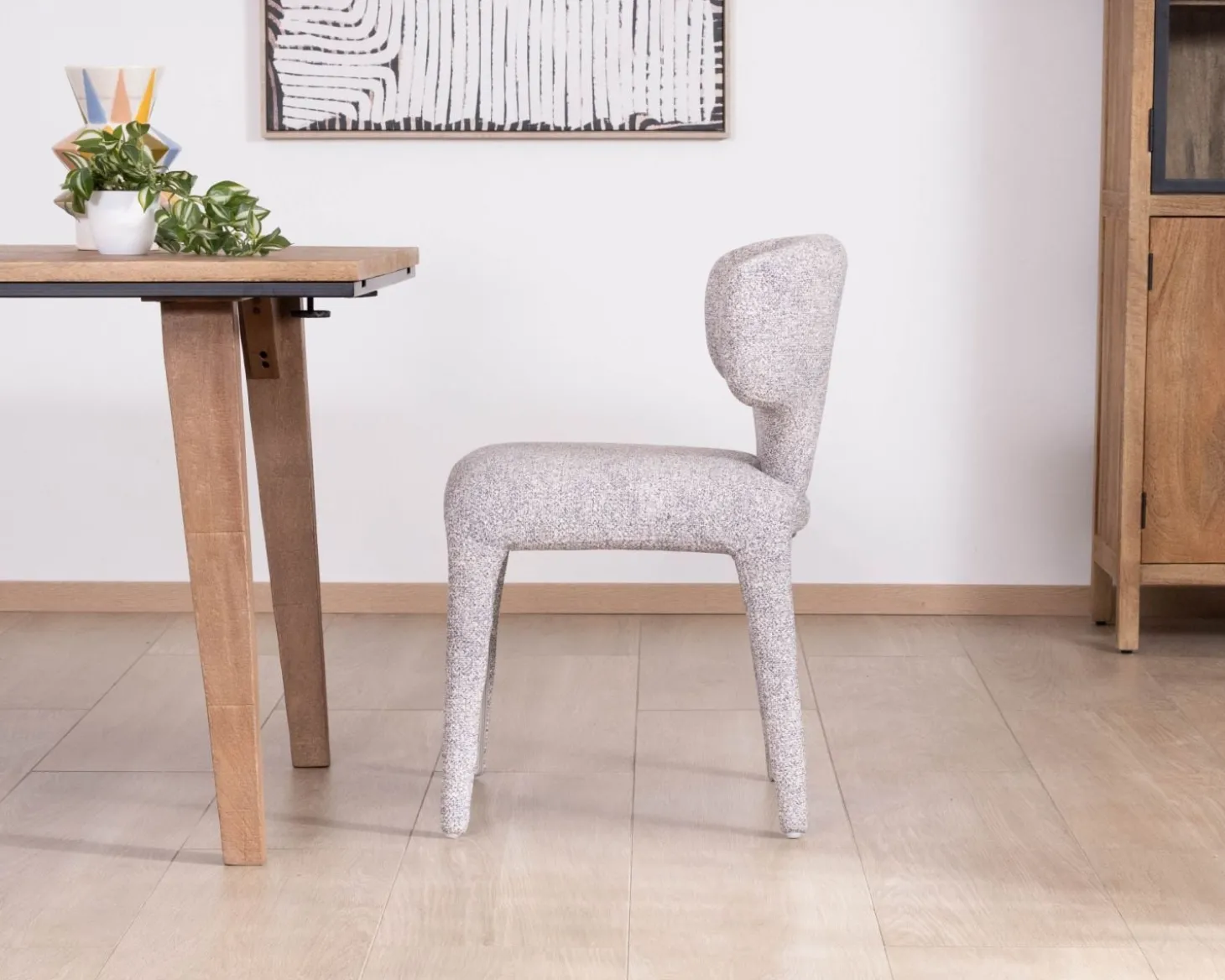 Lot de 2 chaises de repas contemporaines “Milano” en tissu chiné gris clair à habillage intégral