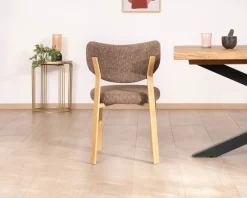 Lot de 2 chaises de repas empilables design et chaleureuses "Staccato" tissu tramé marron et pieds aspect chêne
