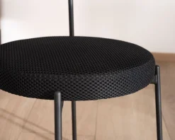 Lot de 2 chaises de repas style rétro en tissu noir et pieds métal 