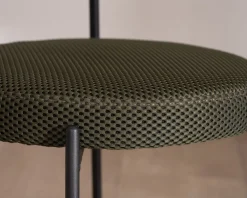 Lot de 2 chaises de repas en tissu vert olive et pieds métal design minimaliste "Lato"