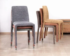 Lot de 4 chaises de repas empilables en tissu gris graphite texturé “Otto”