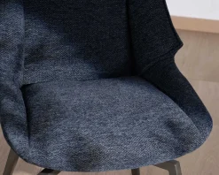 Lot de 2 chaises de repas style vintage en tissu bleu foncé et pieds métal design "Niko"