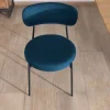 Lot de 2 chaises de repas design minimaliste en tissu bleu et pieds métal "Lato"