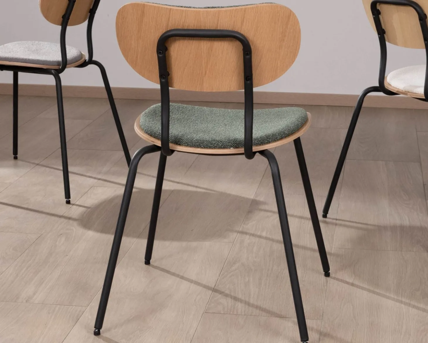 Lot de 4 chaises de repas en tissu vert "Lino" style rétro