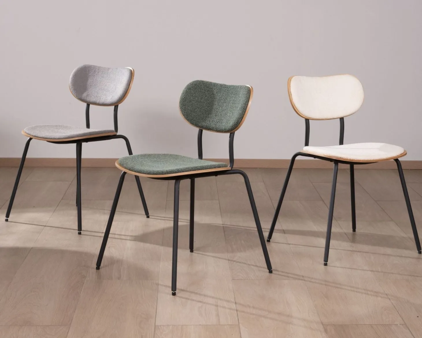 Lot de 4 chaises de repas en tissu vert "Lino" style rétro